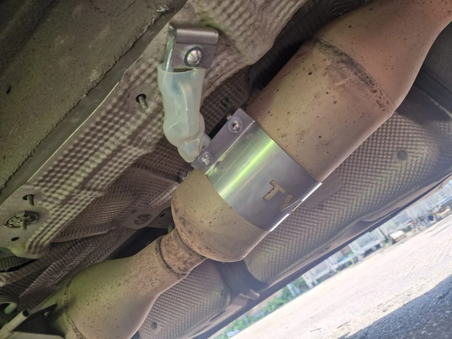 Catalytic Converter Security genuine Pro Locks UK installation