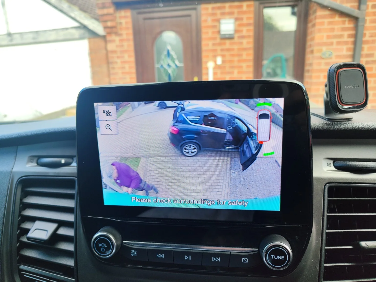 Real reverse camera installation by Pro Locks UK